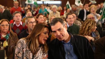 Susana Díaz y Pedro Sánchez, en un acto en Sevilla el pasado febrero.