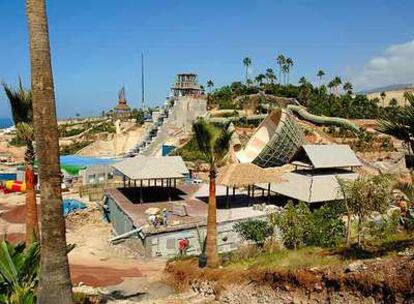 La familia Kiessling ha invertido 50 millones de euros en Siam Park, que se construye en la costa sur de Tenerife.