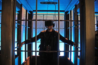 Posiblemente la atracción estrella de la muestra es la experiencia de realidad virtual con tecnología Oculus Rift gracias a la que los visitantes pueden vivir la experiencia de subir a lo alto del Muro.