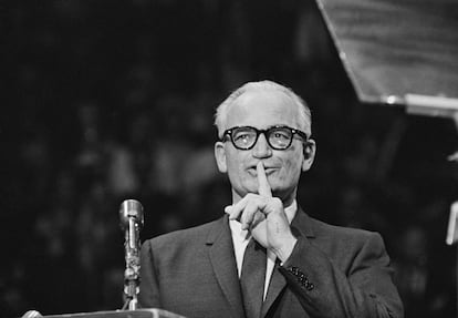 Barry Goldwater, durante una charla en el Madison Square Garden de Nueva York, Estados Unidos, en 1964.