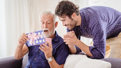 Sorprende a tu padre con uno de estos regalos adaptados a todos los presupuestos. GETTY IMAGES.