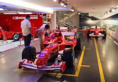 Junto al Duomo, considerado como la mejor iglesia románica de Italia y patrimonio mundial desde 1997, la otra catedral de Módena se encuentra en Maranello, a 17 kilómetros al sur, donde se encuentra la sede del universo Ferrari, además de la mayor exposición mundial de 'ferraris', com los 40 modelos más icónicos.