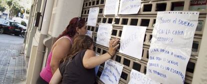 Afectados buscan información en la puerta de Viajeling.com