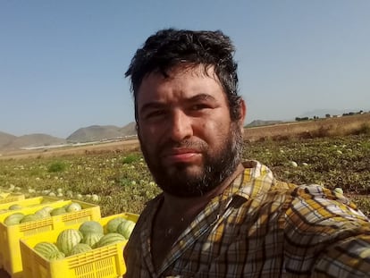 Eleazar Blandón envió esta foto a su hermana Ana desde el campo donde trabajaba.