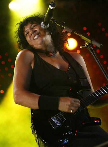 Rosana Arbelo, en un momento de su concierto en el Palacio de Deportes.
