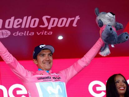 Richard Carapaz, en el podio del Giro.