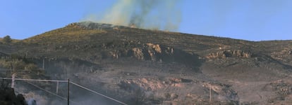 Monte en la Alpujarra granadina afectado por el fuego.