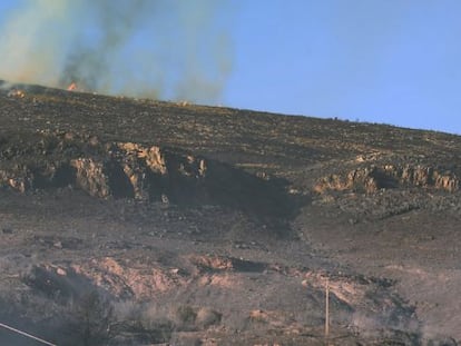 Monte en la Alpujarra granadina afectado por el fuego.