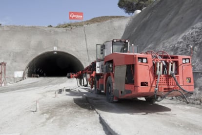 Imagen de una parte de las obras de la A-7 en el tramo Puntalón-Carchuna en la costa de Granada.