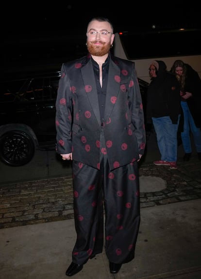 Sam Smith es uno de los casos en los que fue al revés que el resto: tras ganar peso ha mostrado orgullosamente su cuerpo en conciertos y videoclips (llevándose, eso sí, despiadadas críticas por ello).