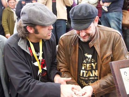 Karra Elejalde junto a Alfonso Pato