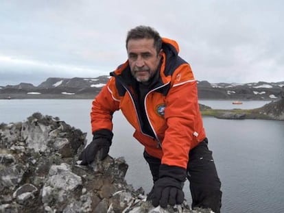El capitán de fragata Javier Montojo Salazar fotografiado hace unos días durante la campaña antártica.