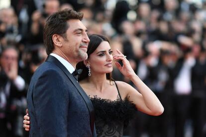 Los actores españoles Javier Bardem y Penelope Cruz posan para los medios gráficos.