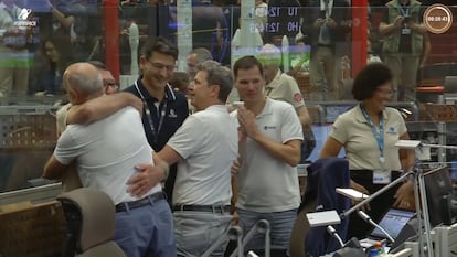 Celebración en el centro de control de la base de lanzamiento de Kourou (Guayana Francesa).