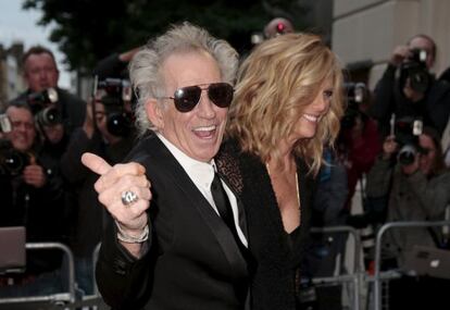 Keith Richards con su esposa Patti Hansen en Londres.