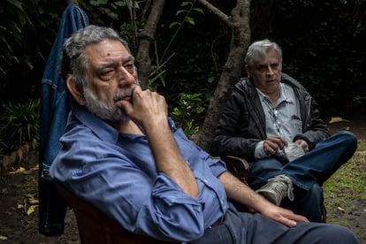 El columnista Pedro Miguel y el 'monero' Rafael Barajas, el Fisgón.
