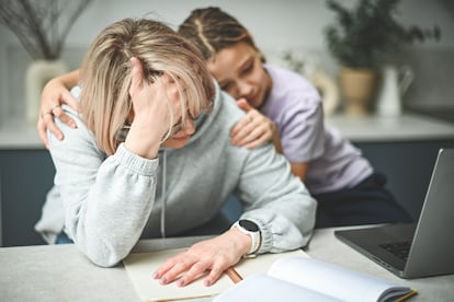 Para combatir el 'burnout' la mujer debe mantener una relación compasiva consigo misma.