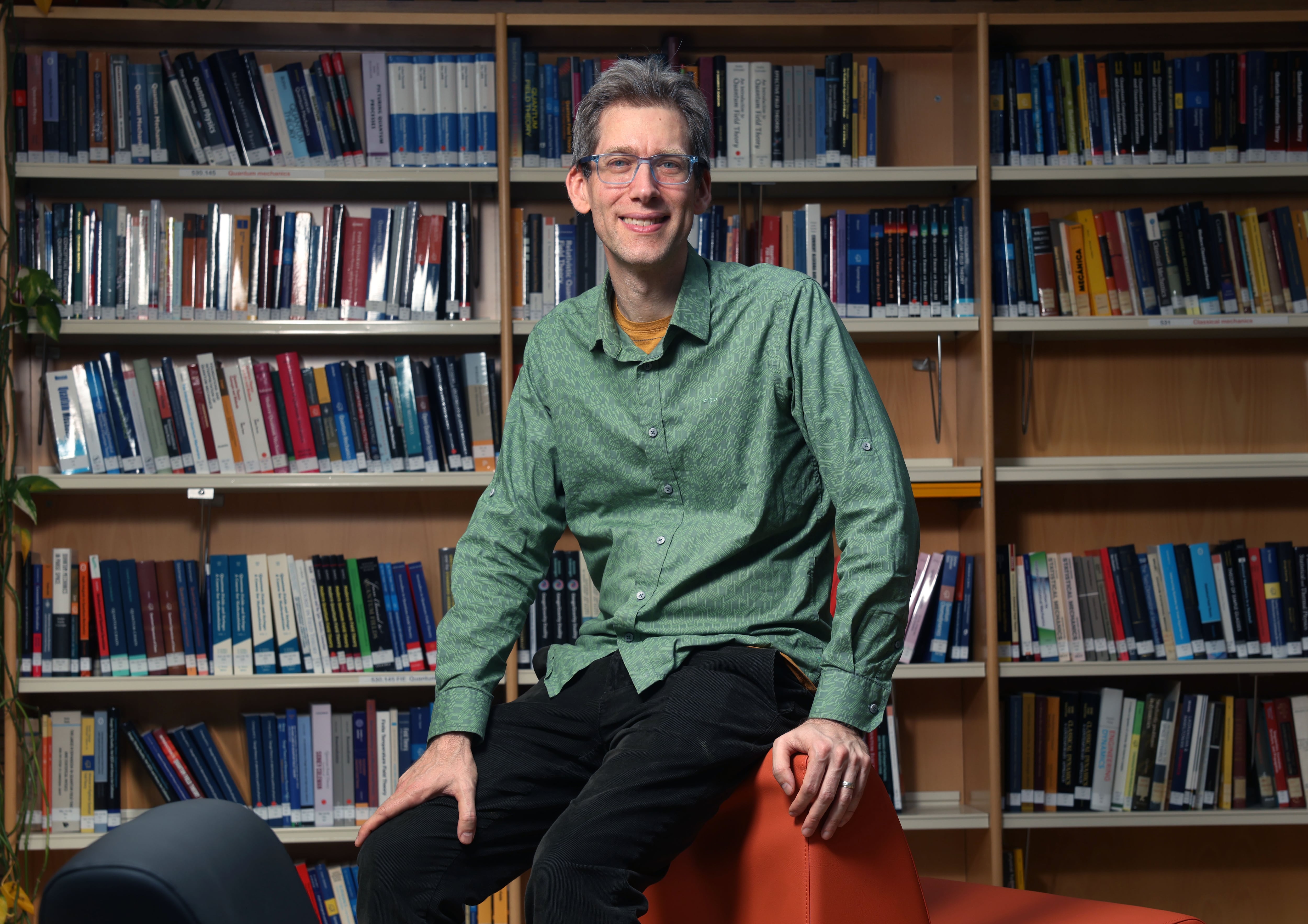 Aram Harrow, investigador cuántico: “No quedan 10 años para estos ordenadores, llegarán antes”