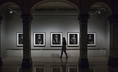 Las fotografías sobre Enrique VIII y sus mujeres de Sugimoto, que se puede ver en la Fundacón Mapfre de Barcelona.