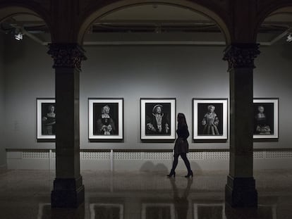 Las fotografías sobre Enrique VIII y sus mujeres de Sugimoto, que se puede ver en la Fundacón Mapfre de Barcelona.