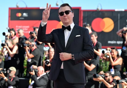 Paul Dano posa en la alfombra roja de 'La magia del Kremlin' durante el Festival Internacional de Venecia, este sábado.
