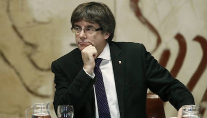 El president Carles Puigdemont, durant la reunió setmanal del Govern.