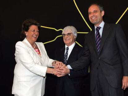 Rita Barberá, Bernie Ecclestone y Francisco Camps, en la presentación del circuito de la F-1 en Valencia, en mayo de 2007.