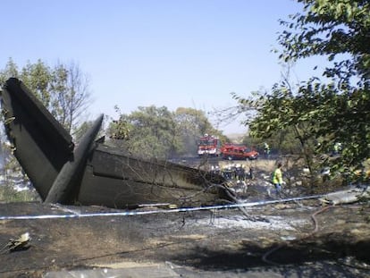 Restos del avi&oacute;n de Spanair accidentado en Barajas (Madrid) el 20 de agosto de 2008. 