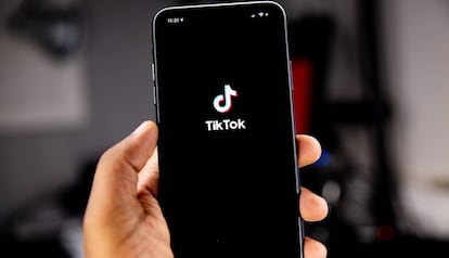 TikTok en un teléfono