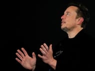 El consejero delegado de SpaceX, Elon Musk, reacciona durante un acto en Londres, Reino Unido, el 2 de noviembre de 2023.