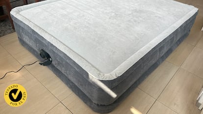 Artículo de EL PAÍS Escaparate sobre el mejor colchón hinchable.