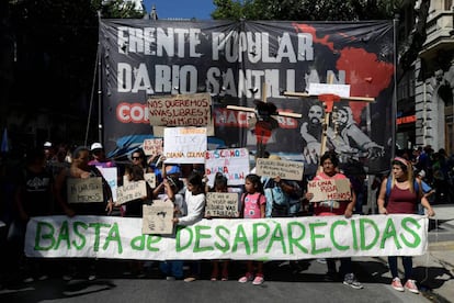 Mujeres manifestantes, este jueves en Buenos Aires.