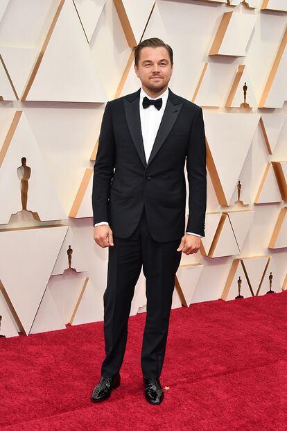 Leonardo DiCaprio, que estaba nominado a mejor actor por su papel en Érase una vez... en Hollywood, con esmoquin de Armani.