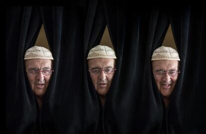 Carles Santos, multiplicat per tres en el fotomontatge de Gianluca Battista.