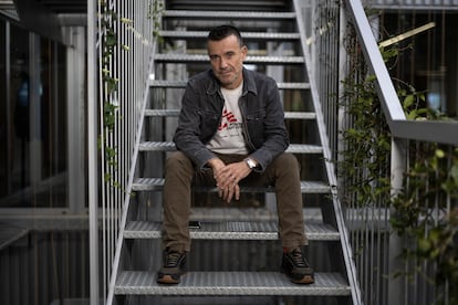 Ricardo Martínez, jefe de emergencias de Médicos Sin Fronteras, durante la entrevista este jueves en Barcelona.