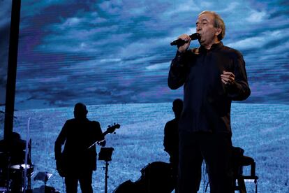 El cantante José Luis Perales, durante el primero de sus dos últimos conciertos en Madrid, ofrecido el martes en el WiZink Center.