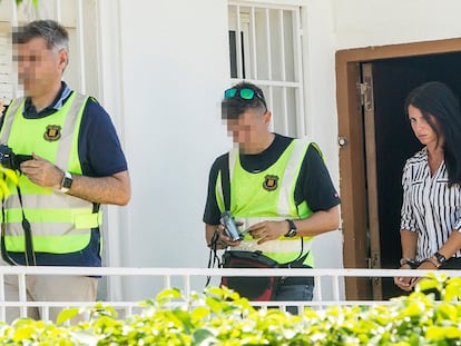 Rosa Peral, durante la reconstrucción del crimen en su casa de Cubelles.