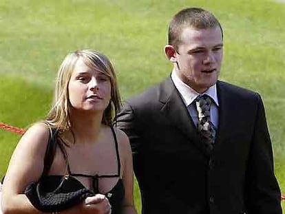 Wayne Rooney y su novia, Coleen.
