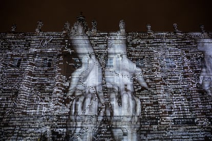 La fachada del Palacio Real, intervenida por Charles Sandison, dentro del Festival LuzMadrid.