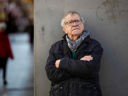 El escritor e hispanista Ian Gibson, en el madrileño barrio de Lavapiés, el 22 de marzo.