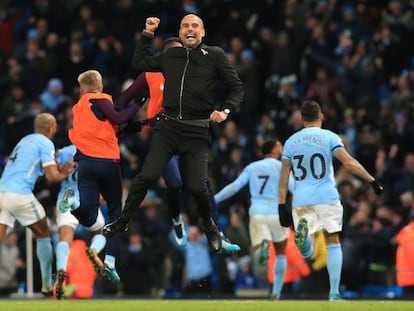 Guardiola celebra el triunfo del City contra el Tottenham en Londres.