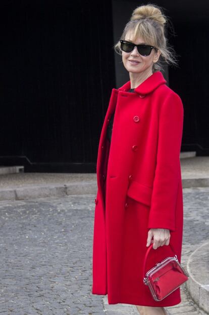 Después del revuelo causado por su cambio de imágen, Renée Zellweger se ha dejado ver más que en los últimos años. En la imágene, en la semana de la moda de París el pasado mes de marzo.