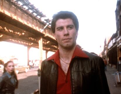 Vagar por la calle, sin ir a un lugar concreto, sentirse poderoso. Como John Travolta en 'Fiebre del sábado noche' (1977).