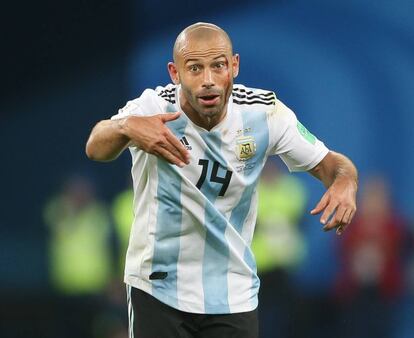 En octubre de 2015, el argentino Javier Mascherano admitió que había defraudado más de 1,5 millones de euros a Hacienda, a causa de sus derechos de imagen en los ejercicios fiscales de 2011 y 2012. Para obviar los pagos, decidió crear una trama de empresas en Madeira y Miami (EE UU). Devolvió 1,7 millones, lo defraudado más 200.000 euros de intereses.