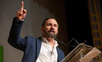 El presidente de Vox, Santiago Abascal, durante su intervención en un acto en Granada.