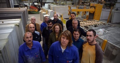 Trabajadores de Privilege que se han adueñado de la empresa después de que los despidieran.