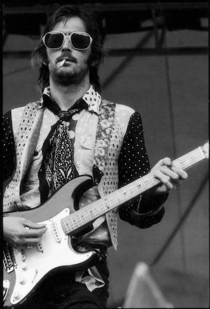 Eric Clapton durante un concierto de 1974.