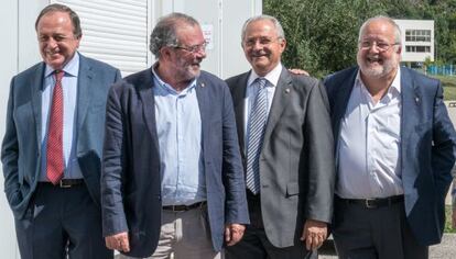 Los presidentes de las cuatro diputaciones catalanas tras su intervención en la Universitat Catalana d'Estiu en Prada de Conflent. De izquierda a derecha: J.Rigaut (Girona), J.Reñé (Lleida), B.Jané (Tarragona) y S.Esteve (Barcelona). Foto: Josep Mª Montaner/UCE