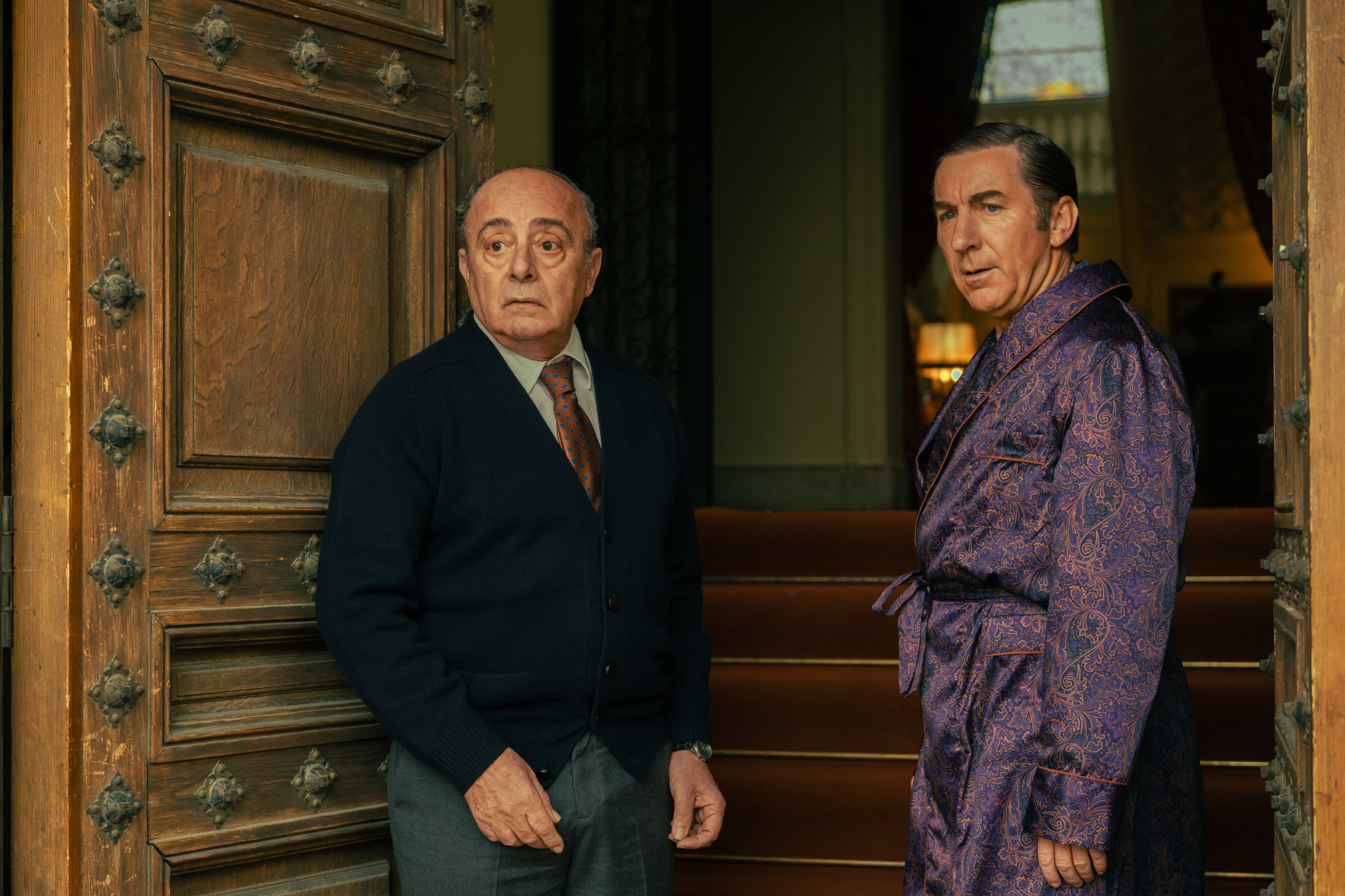 Enric Benavent y Antonio de la Torre, en el tercer episodio de 'Grande de España'.