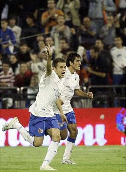 Nicolas D'Alessandro celebra el primer gol del Zaragoza
